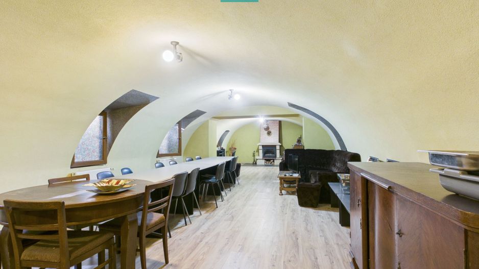 Casă ultracentrală cu 6 camere pentru investiții - Poză 16