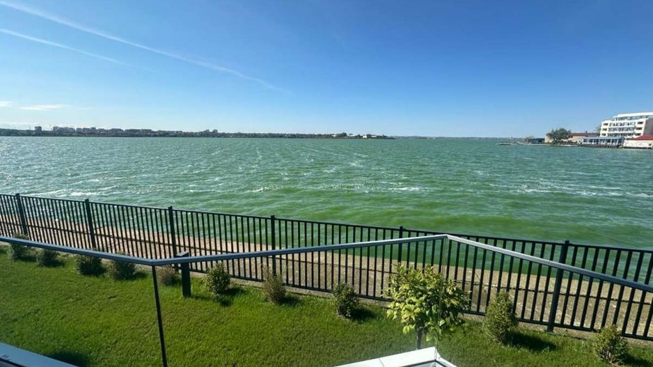 Apartament 3 camere cu vedere frontală la lac – Lake On Mamaia - Poză 9