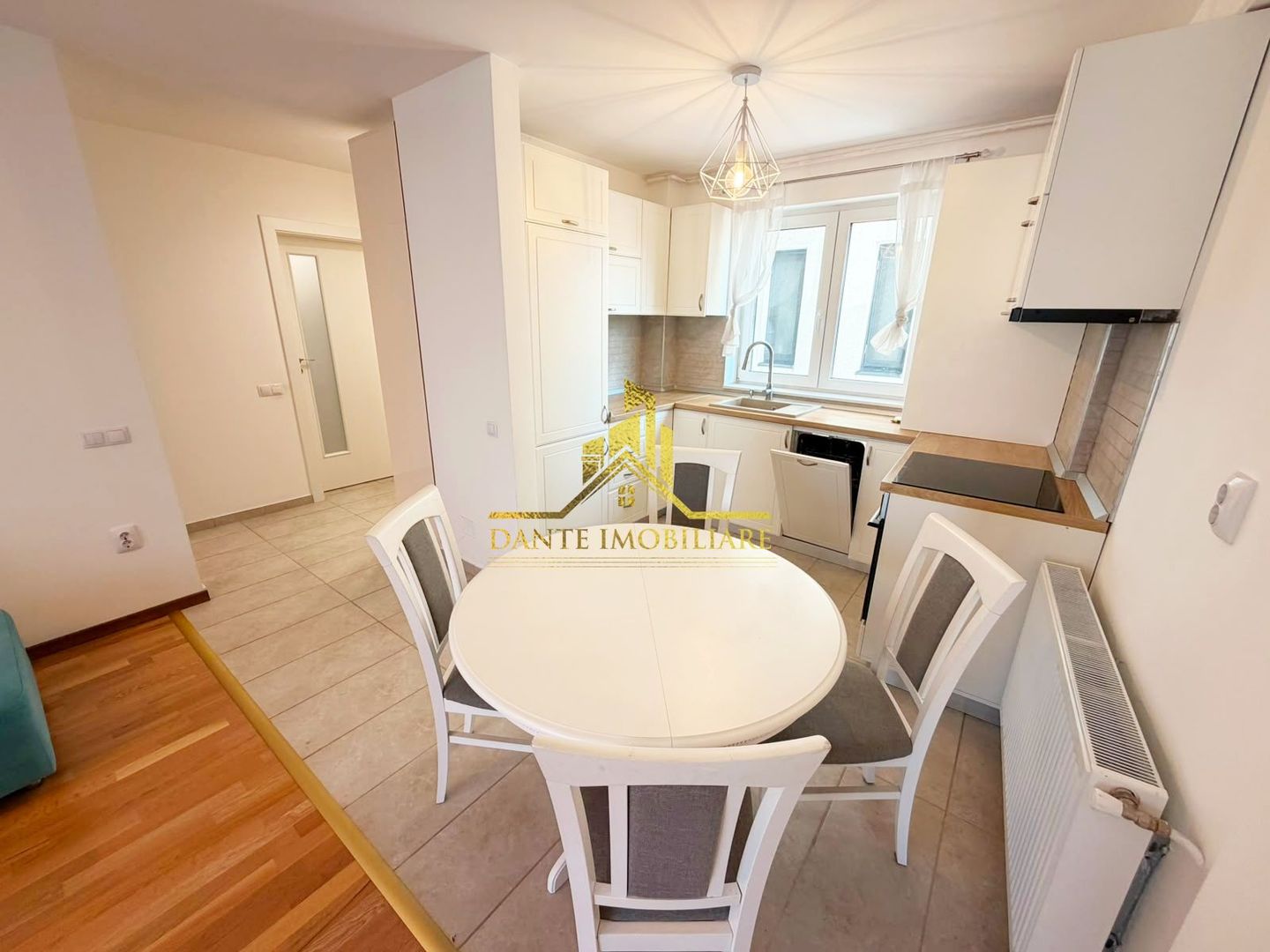 2 camere, modern, bloc nou, balcon, parcare, Centru, str Traian - Poză 13