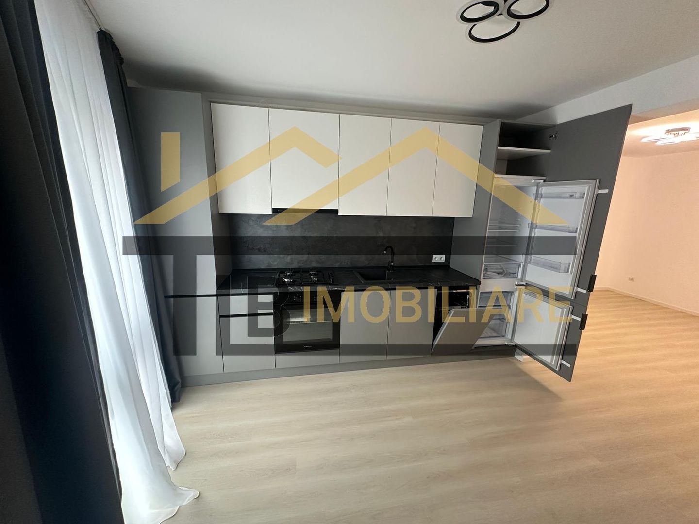 Apartament de 2 camere,65mp, parcare, zona Centrala - Poză 1