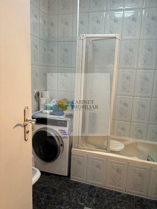 Vilă Spațioasă cu 7 Camere in Domenii – Locație Excelentă - Poză 15