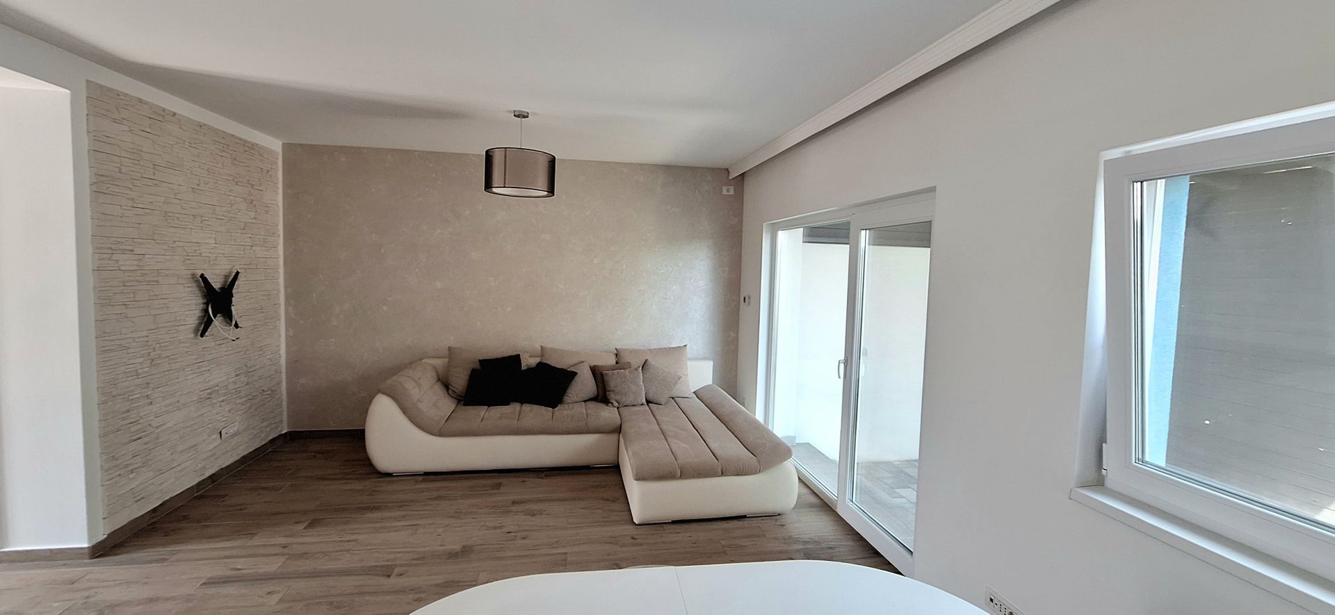 Locuinta insiruita cu 3 camere in Dumbravita - Poză 30