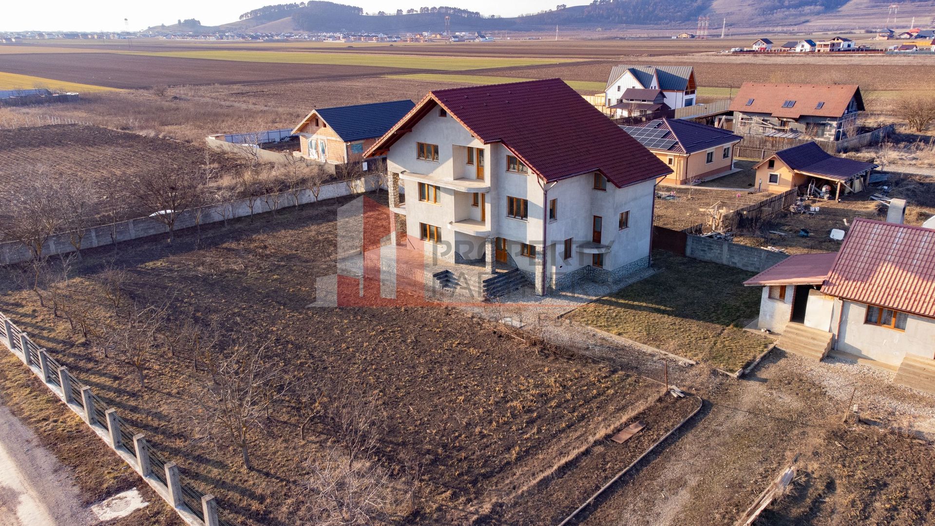 Casa cu teren 1500 mp in Harman - Poză 3