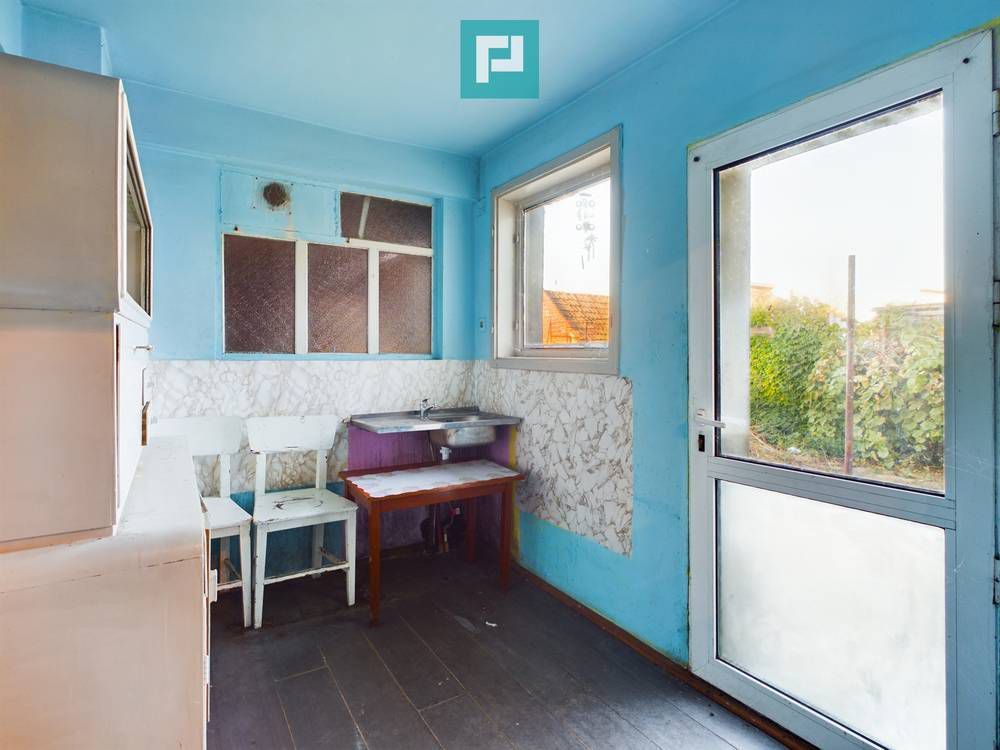 Casă/vilă cu 6 camere în Curtici - Poză 11