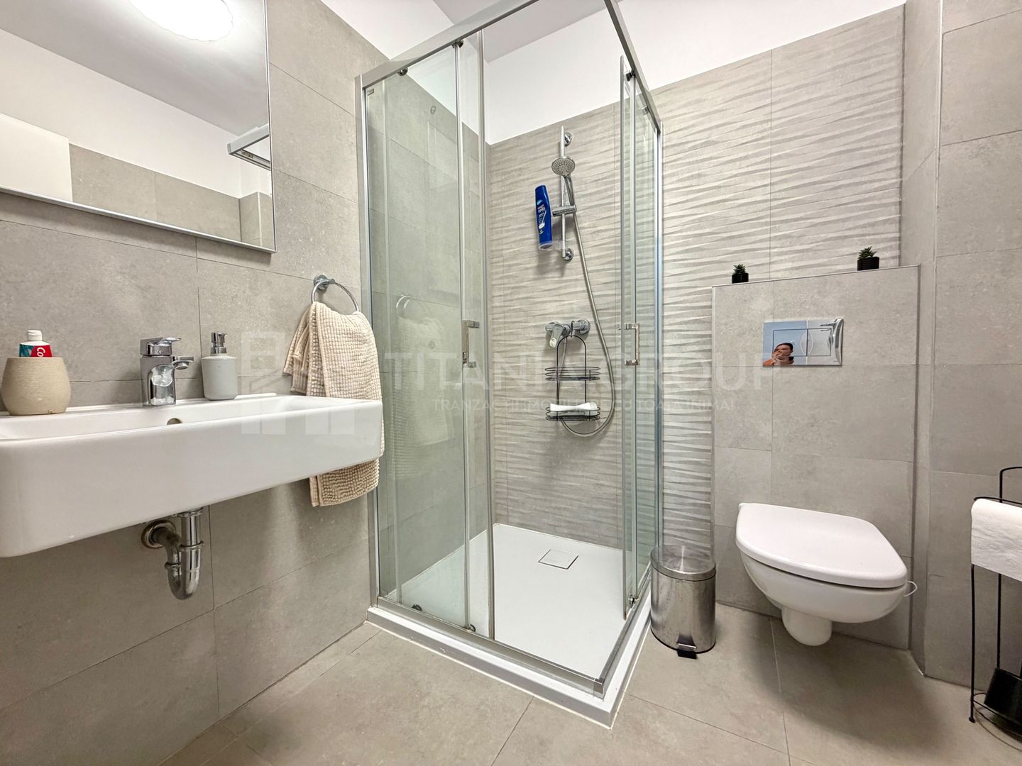 Apartament spatios 3 camere decomandat, parcare, zona Coresi, 3-6 luni - Poză 8