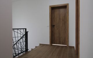 Casa zona Lunei, 5 camere + 3 bai, centrala proprie, rezidential sau birouri ! - Poză 30