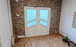 Imobil compus din casa si 1800mp teren in Suburbia Brodoc, judet Vaslui - Poză 3