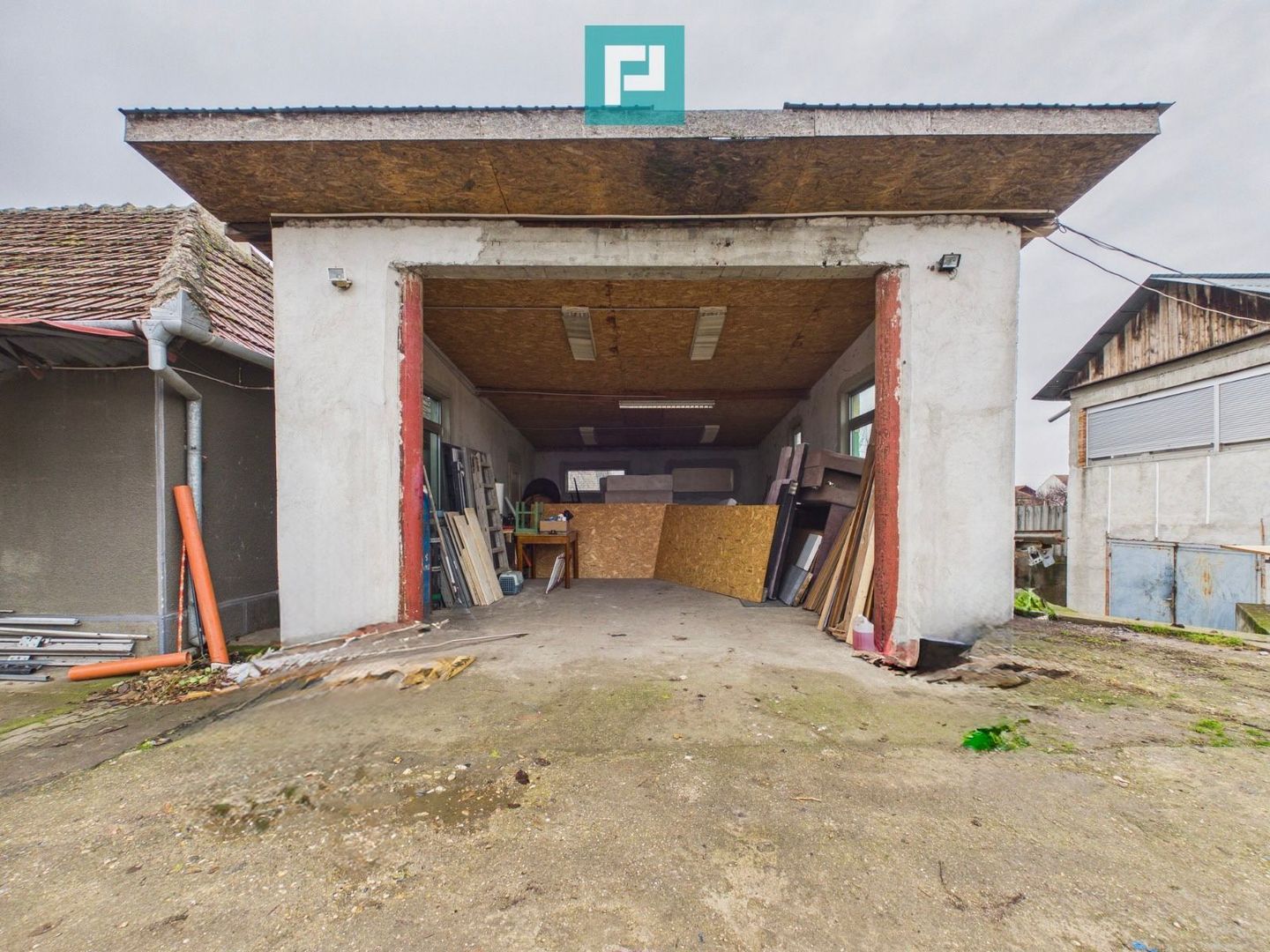 Casă cu 755 mp teren, zonă centrală Curtici - Poză 8