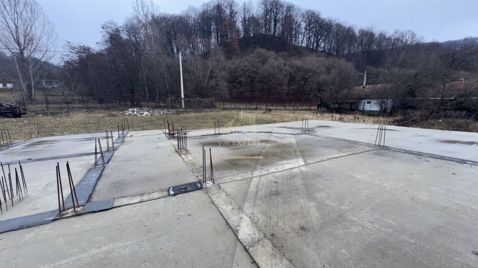 TEREN INTRAVILAN 2200 MP CAMPULUNG ARGES - Poză 24