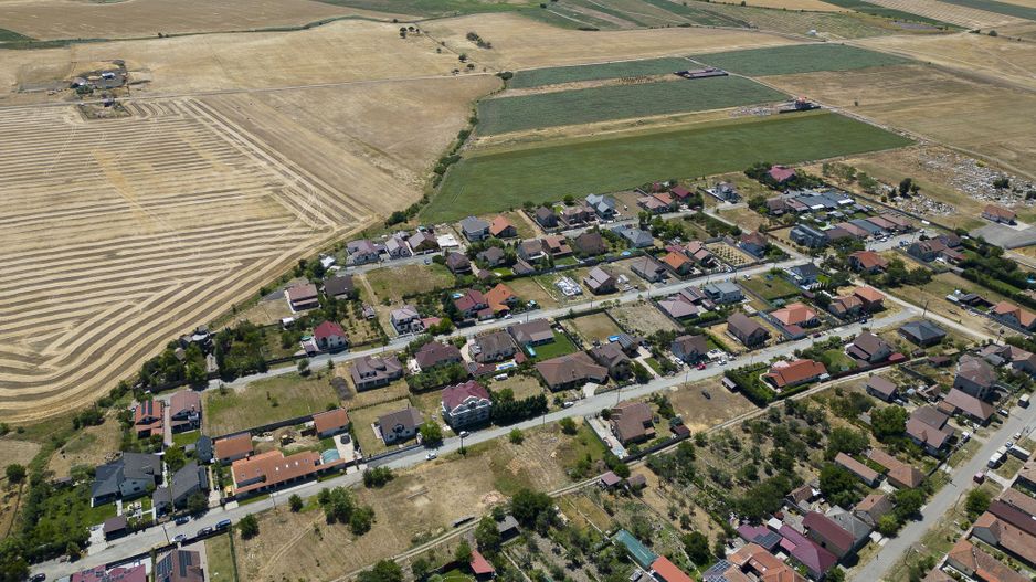 Loc de casă în Sanleani 402 mp - Poză 4