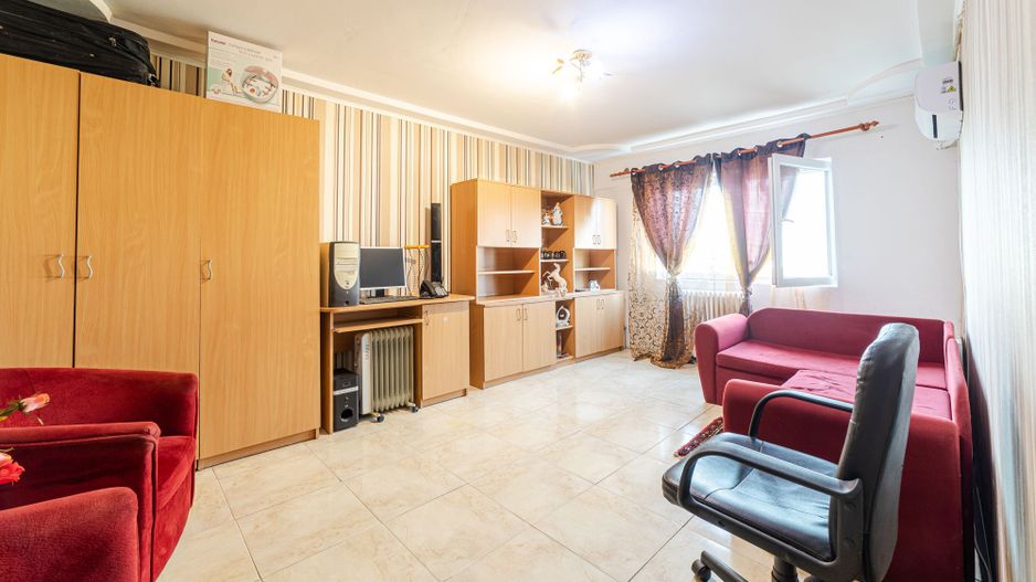 Apartament decomandat cu 2 camere Micalaca - Poză 2