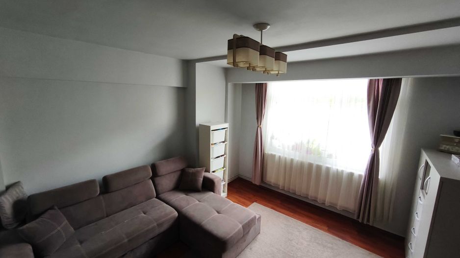 Apartament 3 camere, 2 băi, etaj 2 – Micro 16, cu parcare rezervată - Poză 2
