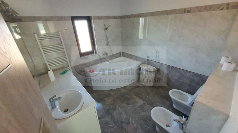 Casa/Vila de inchiriat - 750 euro - Poză 10