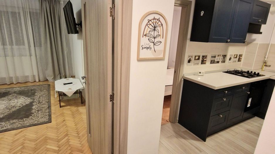 Apartament 2 camere decomandat etaj 3/4 zona Calvaria - Poză 6