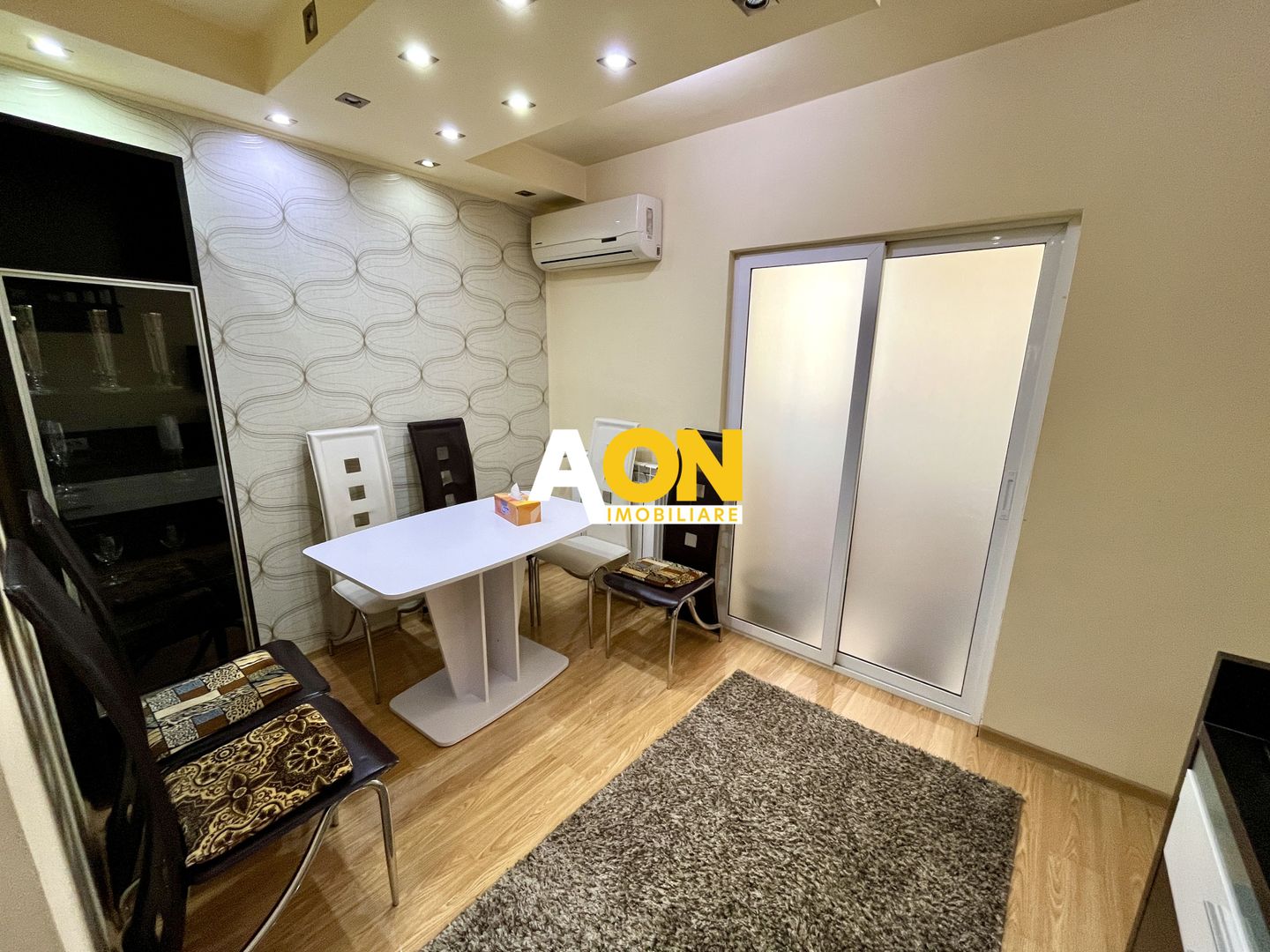 Apartament 3 Camere, Etaj 2, Zona Liceului sportiv - Poză 1