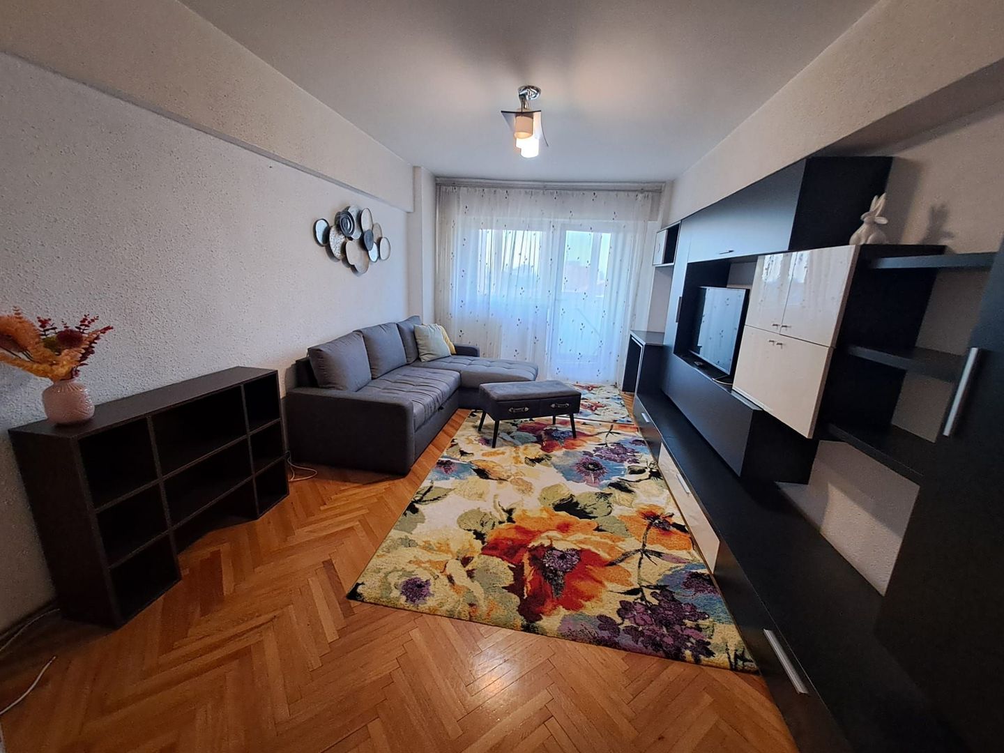 Apartament elegant I 2 bai si balcon I Zona Aradului - Poză 1