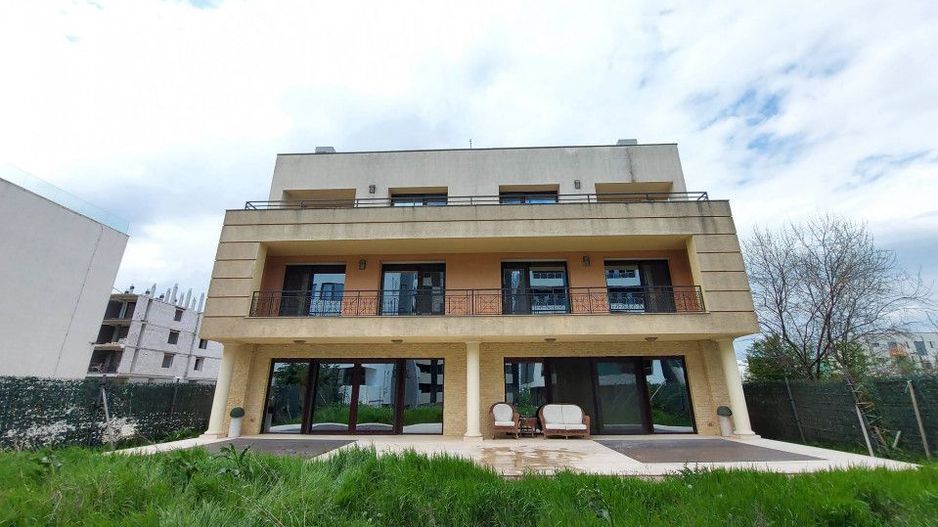 Casa UNICA Mamaia Nord | Kazeboo Beach | Curte 500 mp - Poză 4