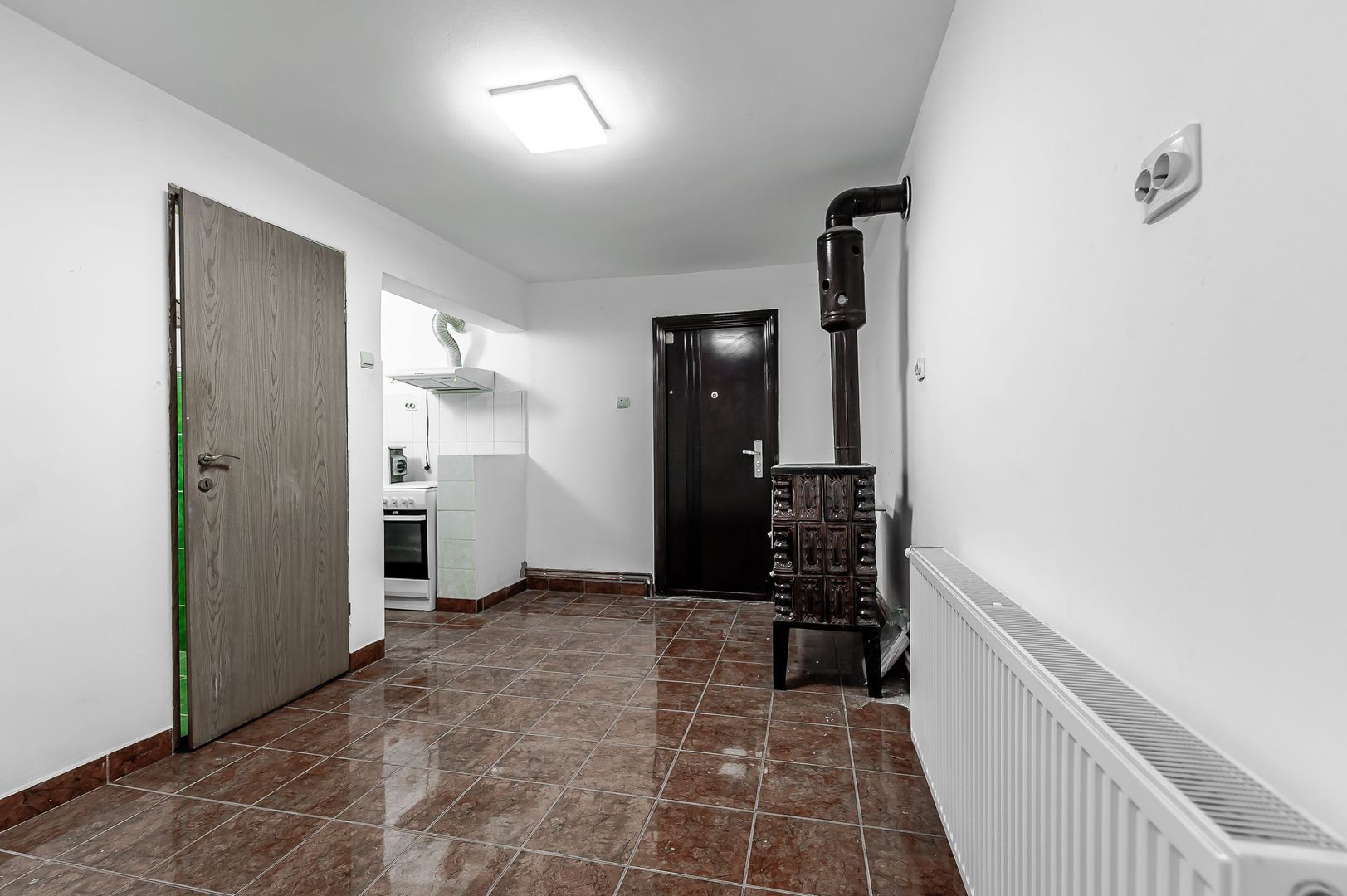 Casă renovată complet în Sânleani/Livada. - Poză 10