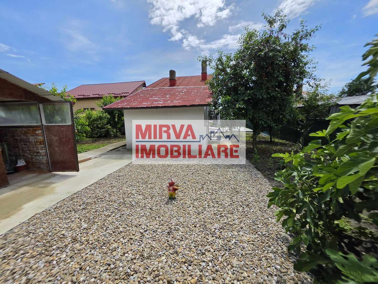 🏡 Casă renovată cu 6 camere, teren 557 mp – Berceni, Prahova - Poză 14