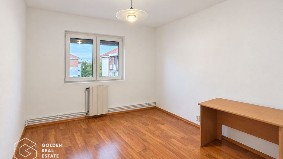 Apartament 3 camere, etaj 4, zona Alfa - Poză 4