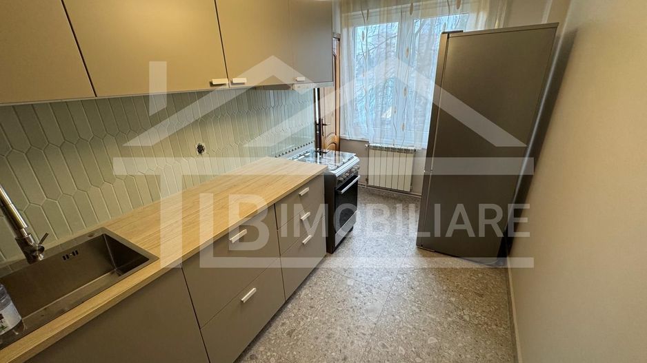 Apartament cu 3 camere, 85 mp, Zona Central - Poză 7