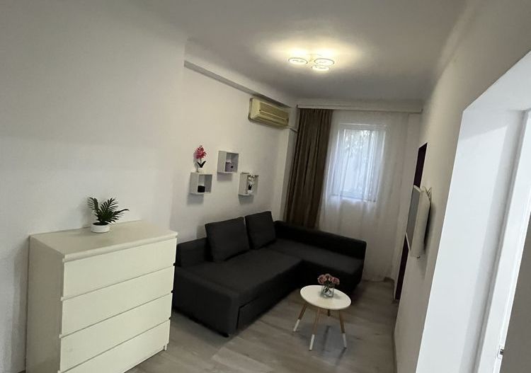 Apartament in vila Cervantes // Cișmigiu - Poză 3