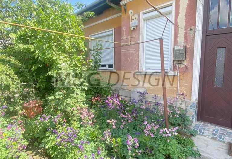 Apart la casa Bogdanestilor  curte  acces cu masina centrala proprie - Poză 16