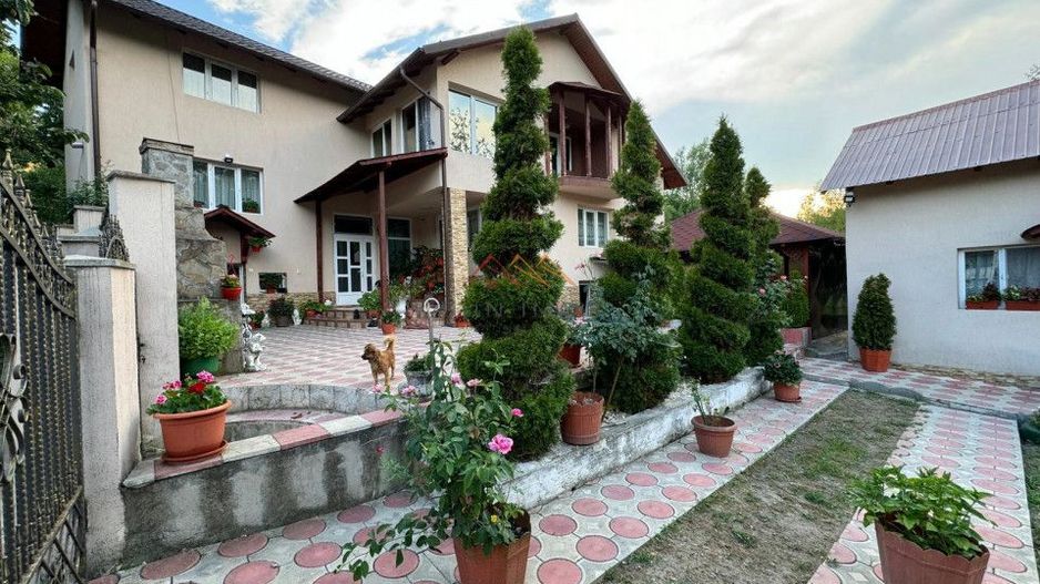 Casa 4 camere, anexe, recent renovata, foisor, teren 781mp, Izvoru, DB - Poză 16