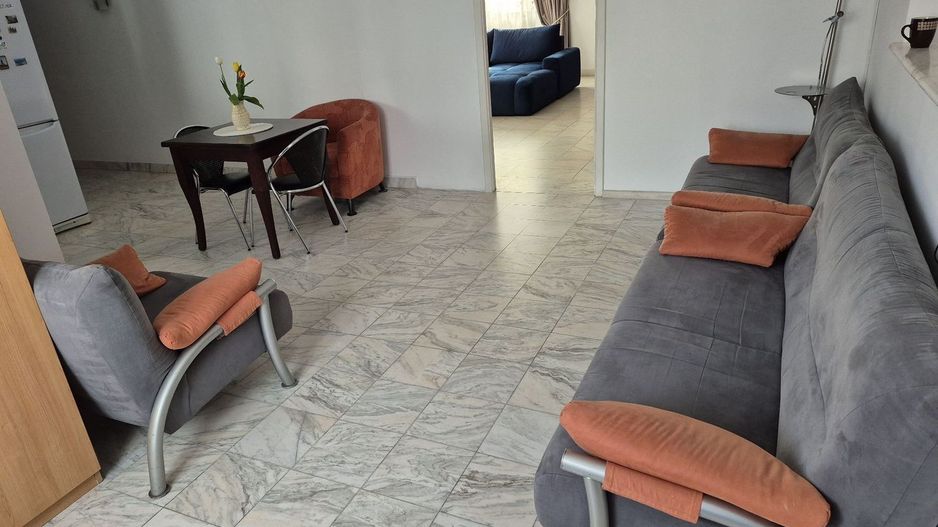 Apartament 5 camere, 250mp, vilă stradală, centrală proprie Dna. Ghica - Poză 4