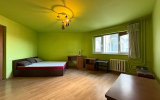 Apartament cu 2 camere decomandat , etaj intermediar , zona Big! - Poză 1