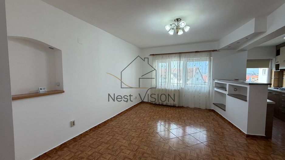 Apartament spațios cu 4 camere cu garaj - zona Ștrand - Poză 4