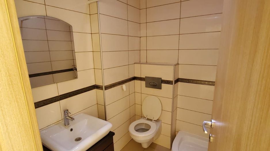 3 CAMERE IN COSMOPOLIS - Poză 13
