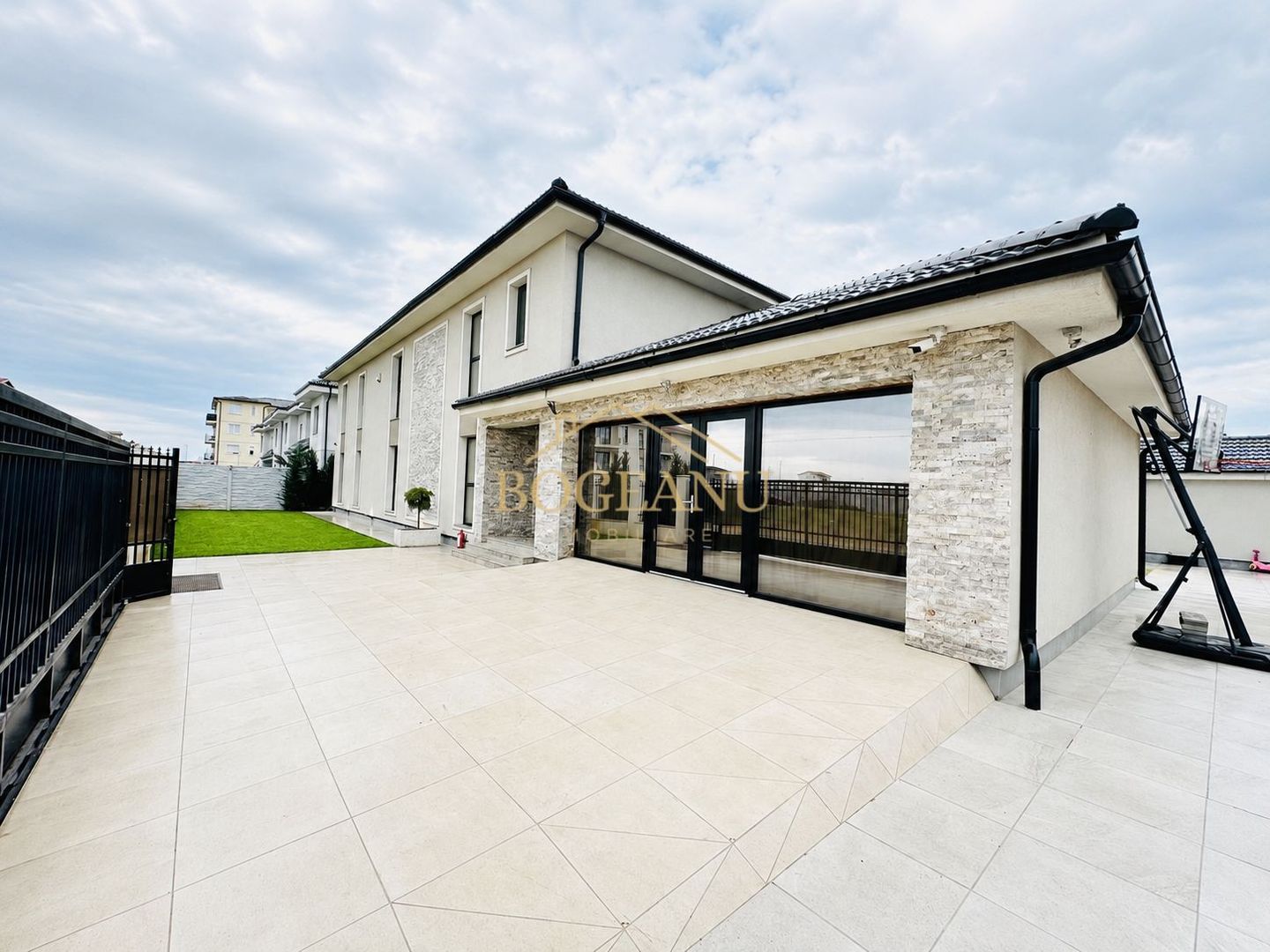 BG03-Vila de Lux 7 camere,Piscina,Panouri,Asfalt-COMISION 0% CHISODA - Poză 27