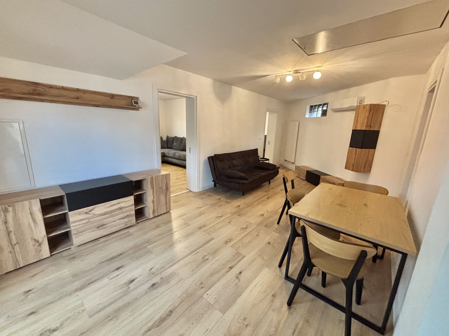 Apartament 3 Camere Spațios, Mobilat,  Curte și Balcon [ Zona Centrala ] - Poză 4