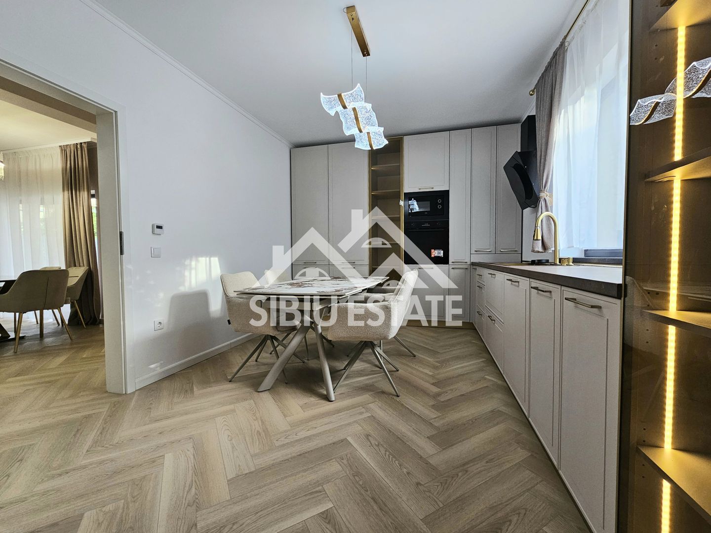 Casa prima chirie NOU  4 camere, 3 bai - Poză 12