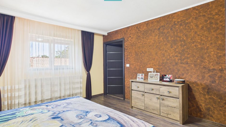 Casă și clădire de apartamente la Orțișoara - Poză 33