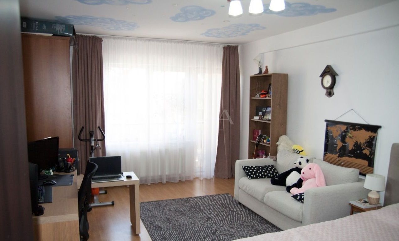 Apartament 3 camere, Petrom, mobilat, utilat, cu loc de parcare privat - Poză 4