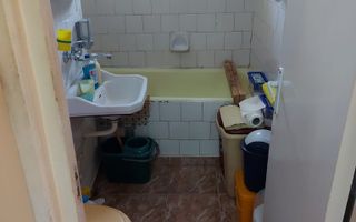 Garsonieră 27 mp cu balcon -bloc 3 etaje-mobilată utilată-bloc an 1980 - Poză 6