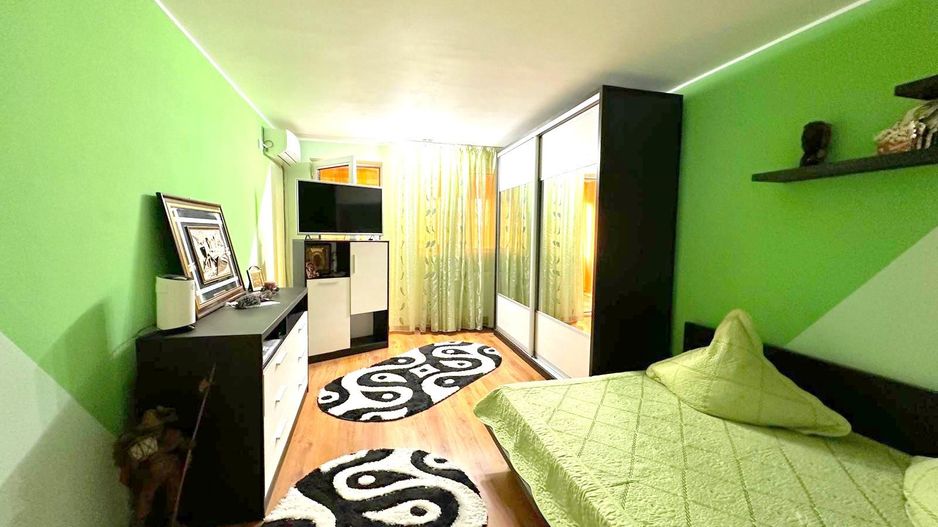 Vila de vanzare zona Metro/Arcasilor - P+1E+M - Poză 18