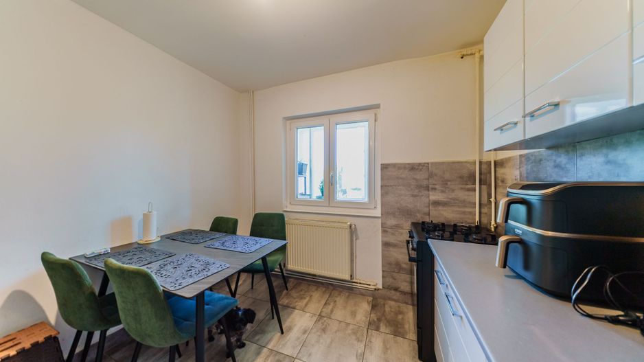 Apartament 2 camere, zona 300, decomandat, etaj 1 - Poză 5