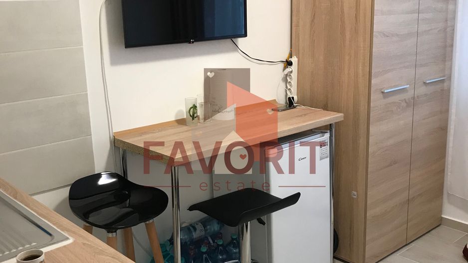 garsoniera | etaj 1 | zona excelenta | mobilat si utilat | - Poză 1