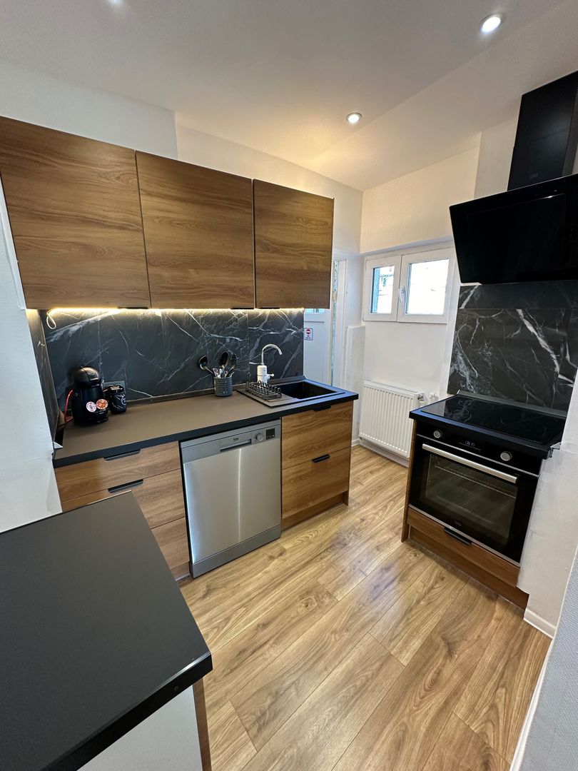 Ofer spre închiriere apartament 2 camere zona Piața Romana - Poză 5