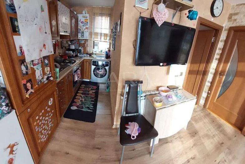 De vanzare apartamnet 3 camere in Dambul Rotund. - Poză 2