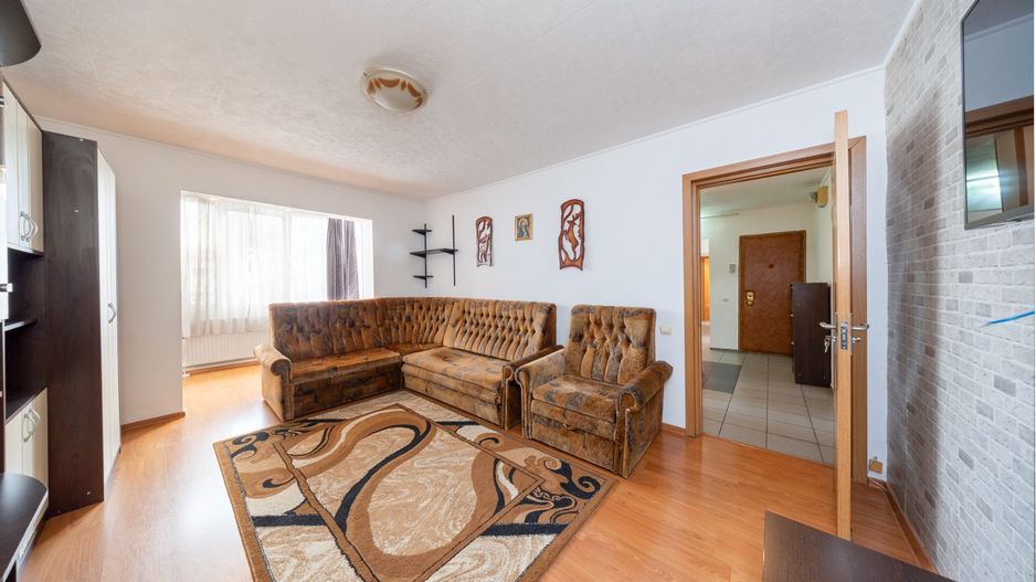 COMISION 0% | 3 CAMERE DECOMANDAT | 2 PARCĂRI | TRACTORUL RMX192750 - Poză 1