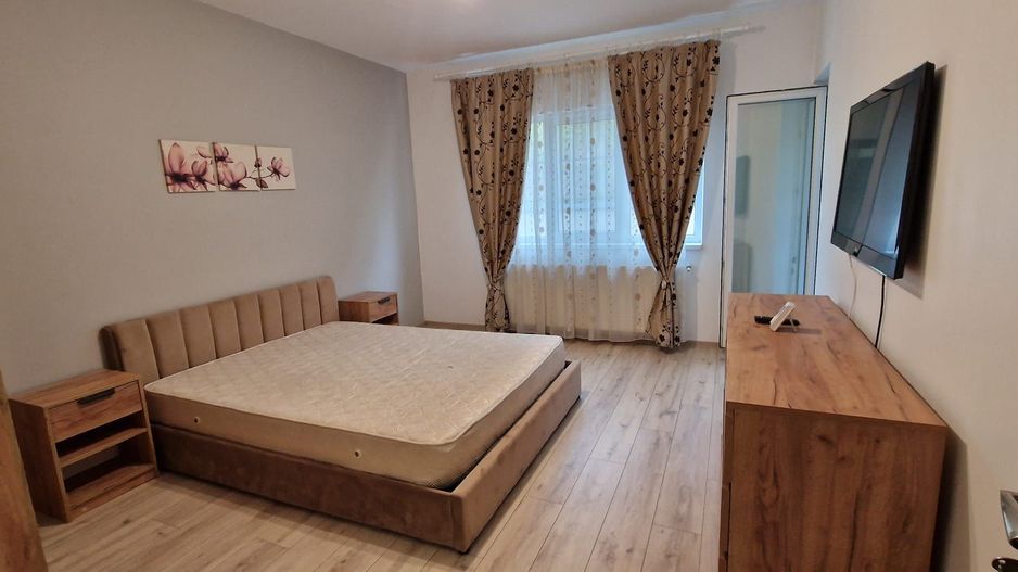 Apartament 1 camera Dec 42 mp. + curte Bucium Family Market 320 euro - Poză 1