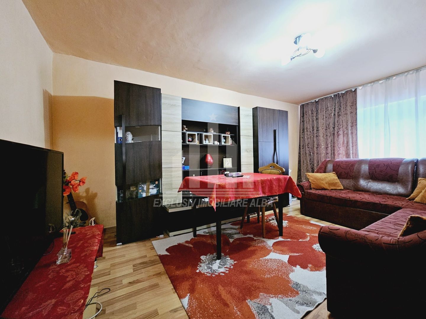 Apartament cu 3 camere decomandate, cartierul Industrial - Poză 1