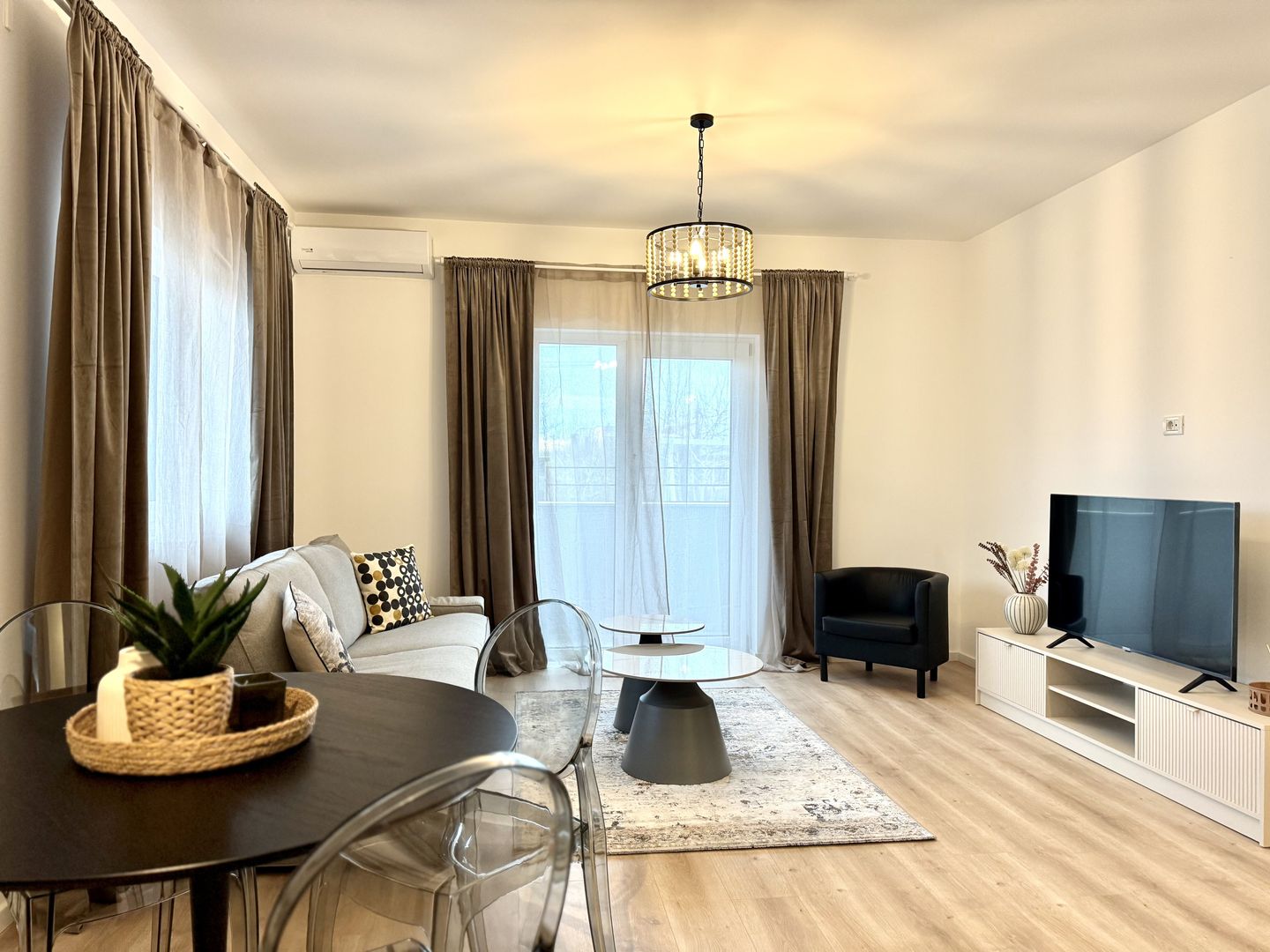 Apartament exclusivist cu grădină — confortul unei case - Mosnița Nouǎ - Poză 3