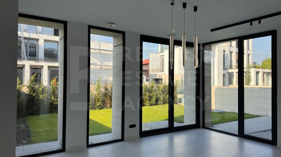 Vilă spațioasă, 5 camere, Nordul Bucureștiului. - Poză 2