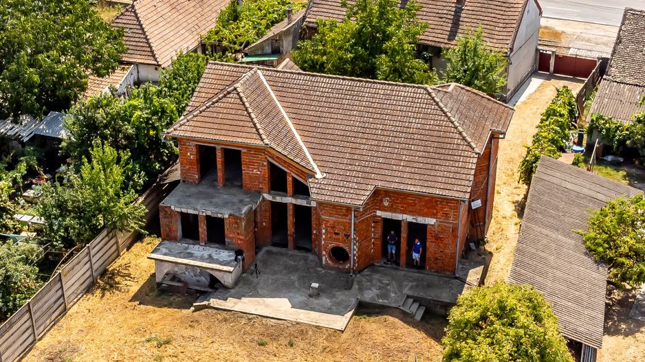 Două case pe Calea Radnei comision 0 - Poză 1