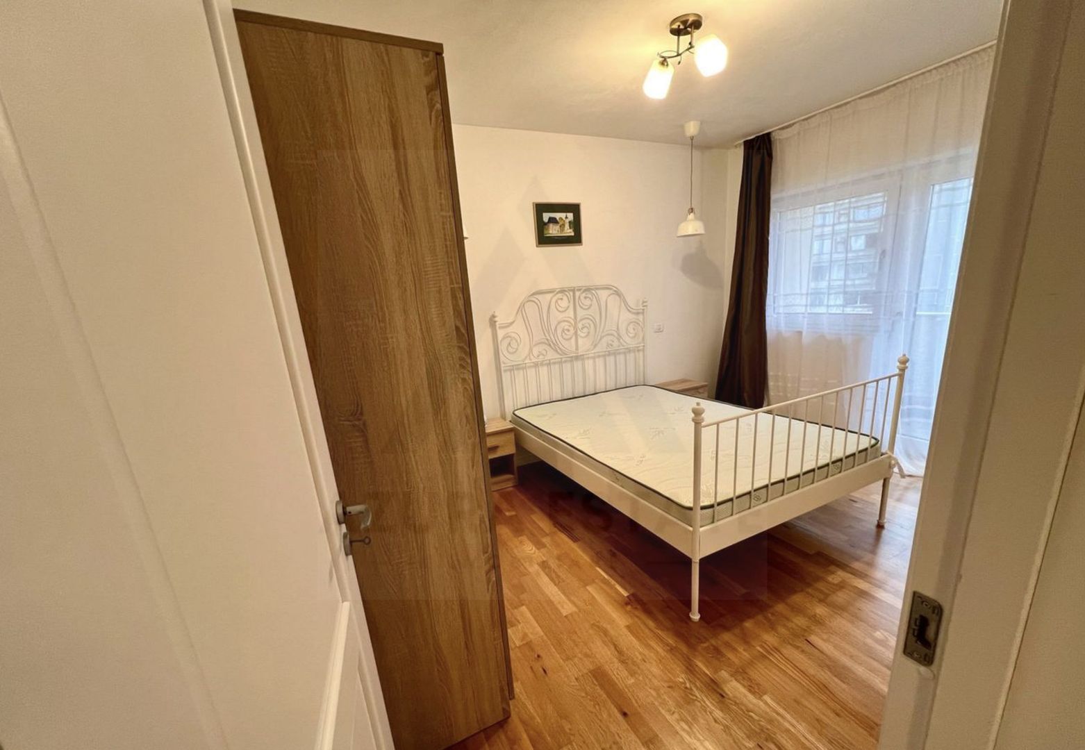 Apartament modern 54 mp utili 2 balcoane si parcare Calea Surii Mici - Poză 1